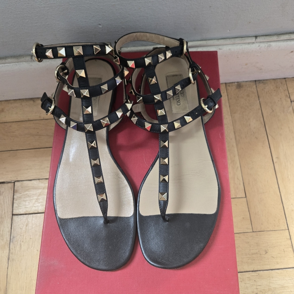 Valentino Garavani Rockstud Black Studded Flat  Sandals 38